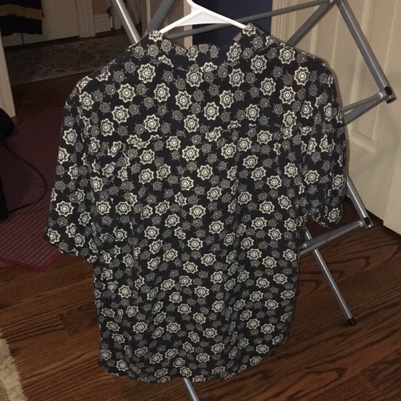 Vintage Silk Men’s Medium Casual Button-Down - Picture 2 of 3